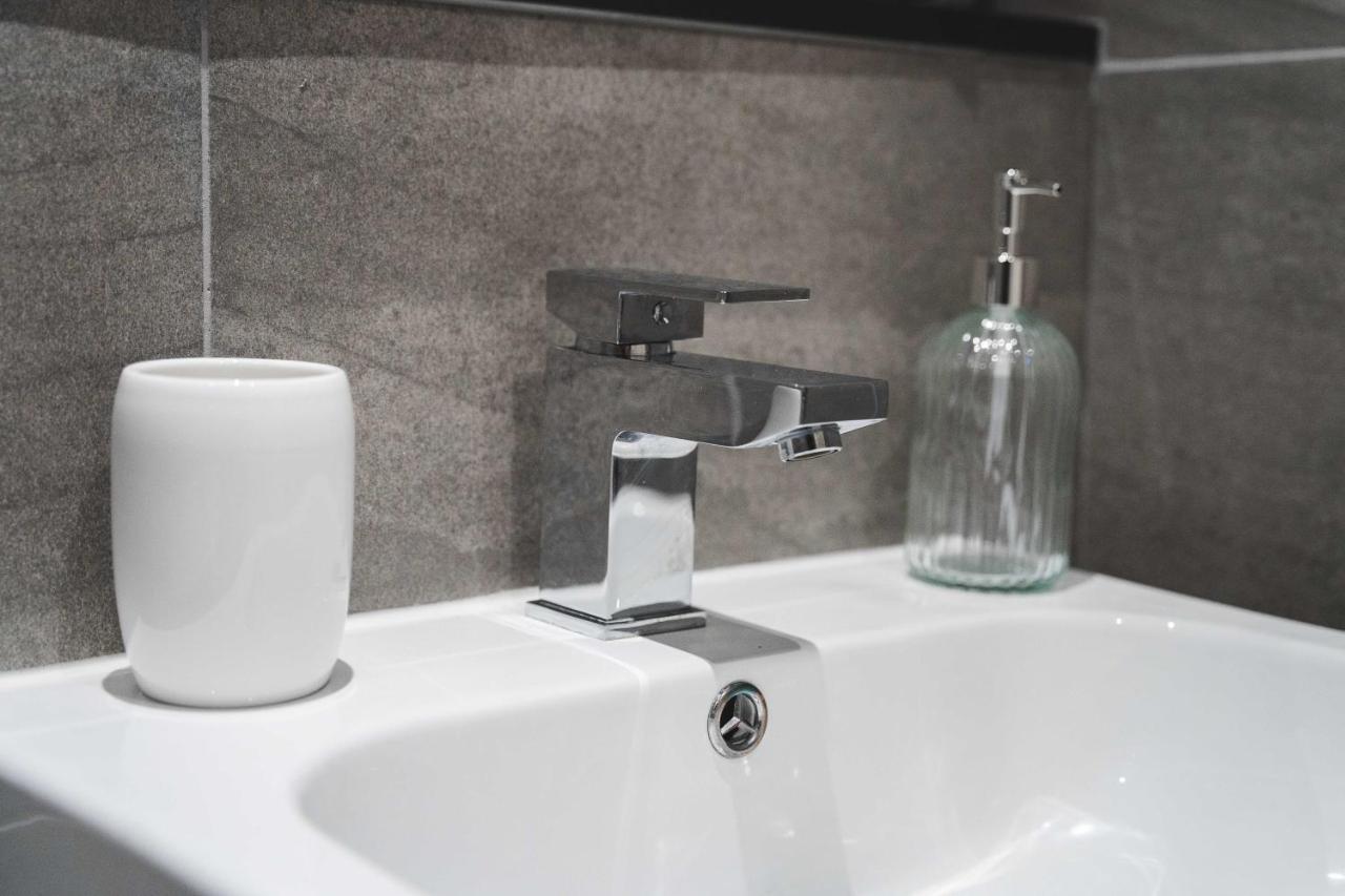Modern 1-Bed Apartments - New - City Centre - Free Wi-Fi - Sheffield Ngoại thất bức ảnh