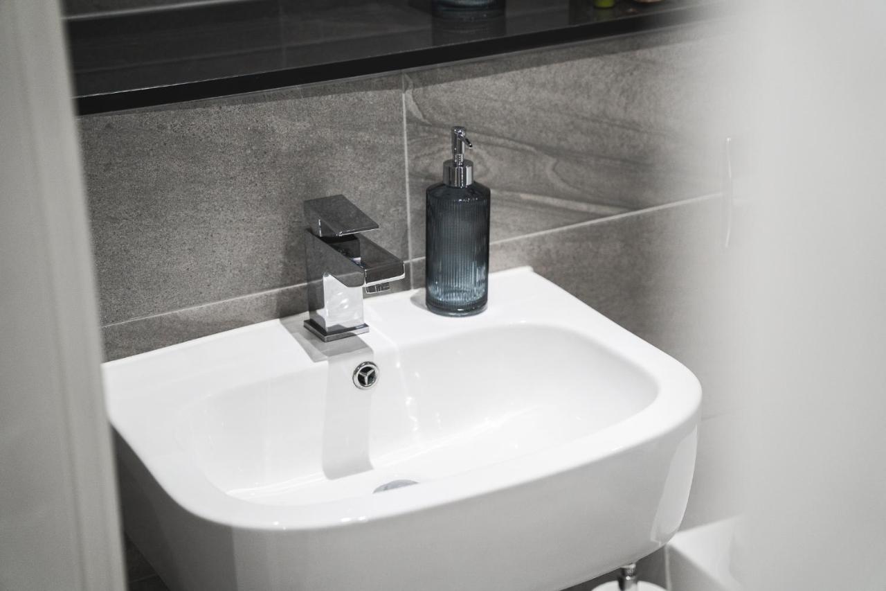 Modern 1-Bed Apartments - New - City Centre - Free Wi-Fi - Sheffield Ngoại thất bức ảnh